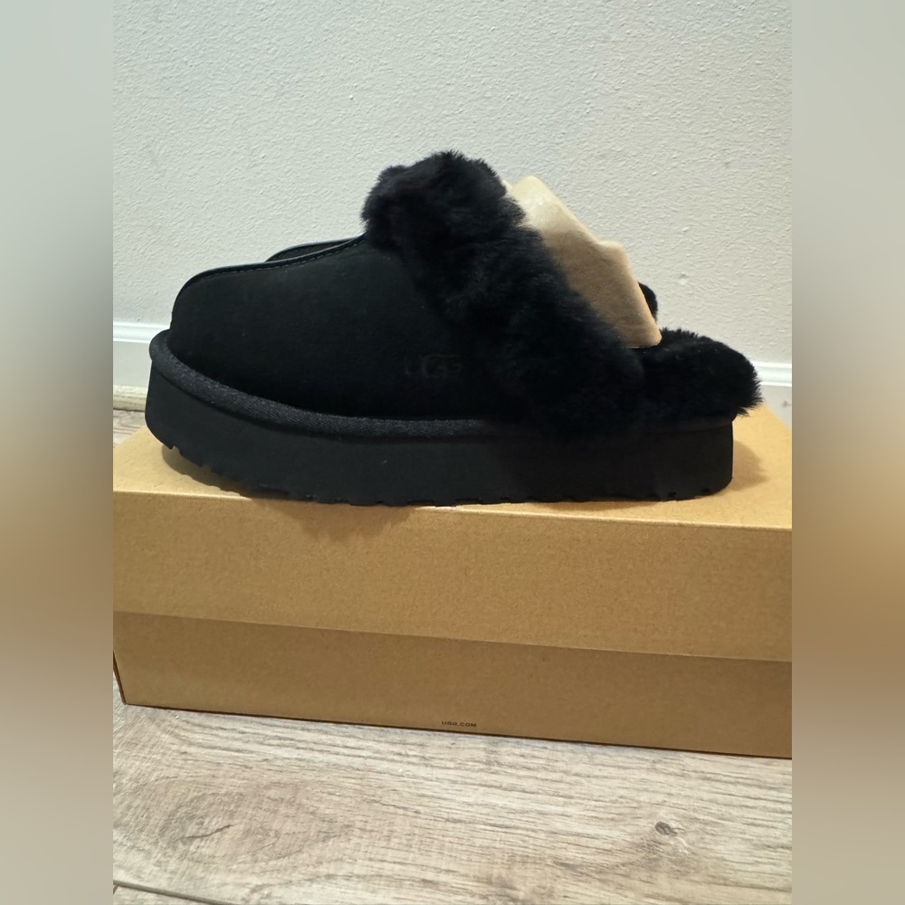 UGG Disquette Shearling Slippers – Black – NEW